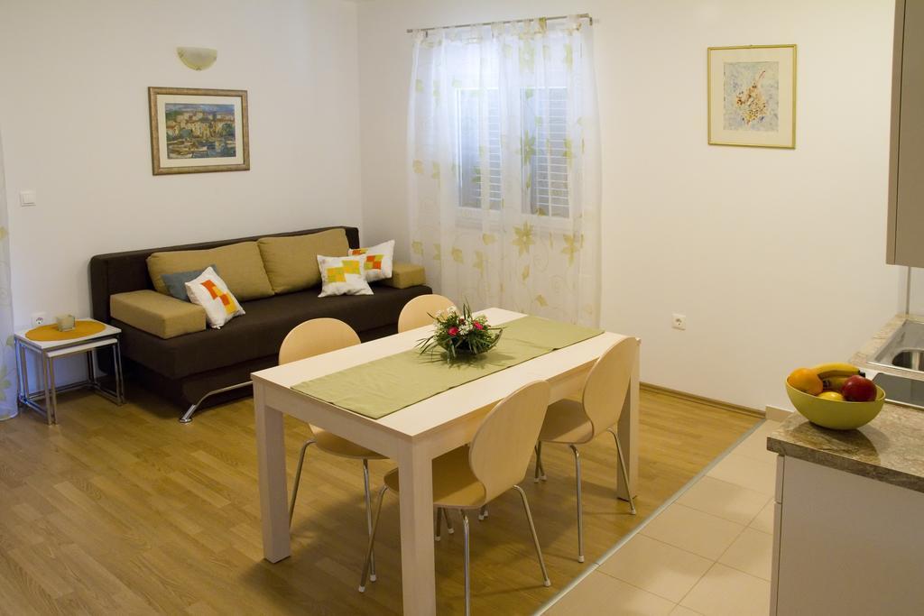 Apartments Stipe Plazibat Хвар Номер фото