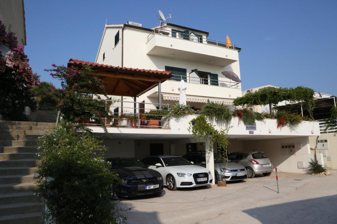 Apartments Stipe Plazibat Хвар Экстерьер фото
